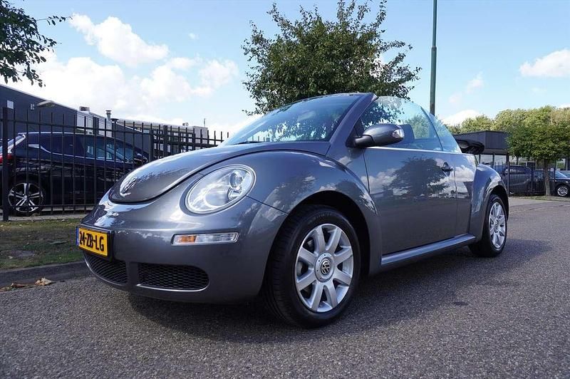 Grijs Gebruikt 2008 VW Beetle Highline Cabriolet | € 12.945 - Afbeelding 1/4