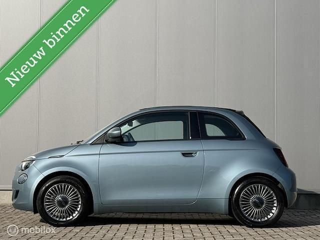 Occasion Fiat 500e Icon 86 kW (118 PK) 2021 Blauw (metallic) Cabriolet