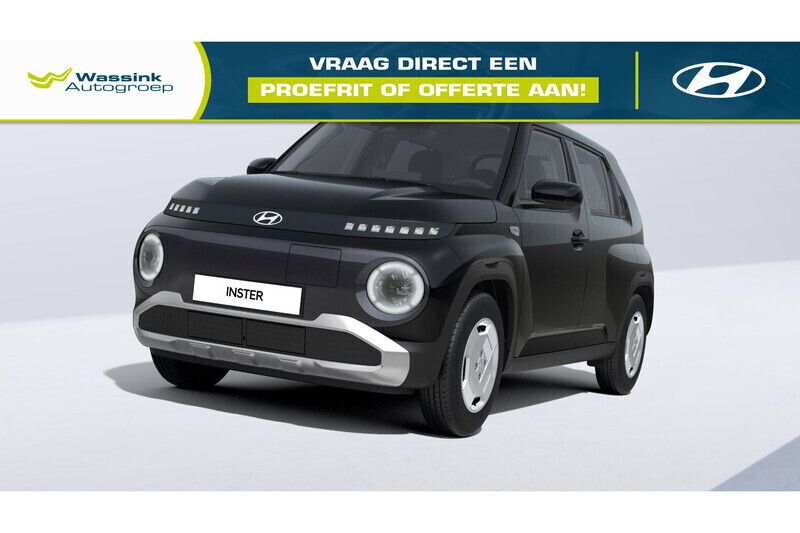 Abyss black (zwart metallic) Nieuw 2025 Hyundai Inster Hatchback | € 24.966 (Iets duurder) - Afbeelding 1/4