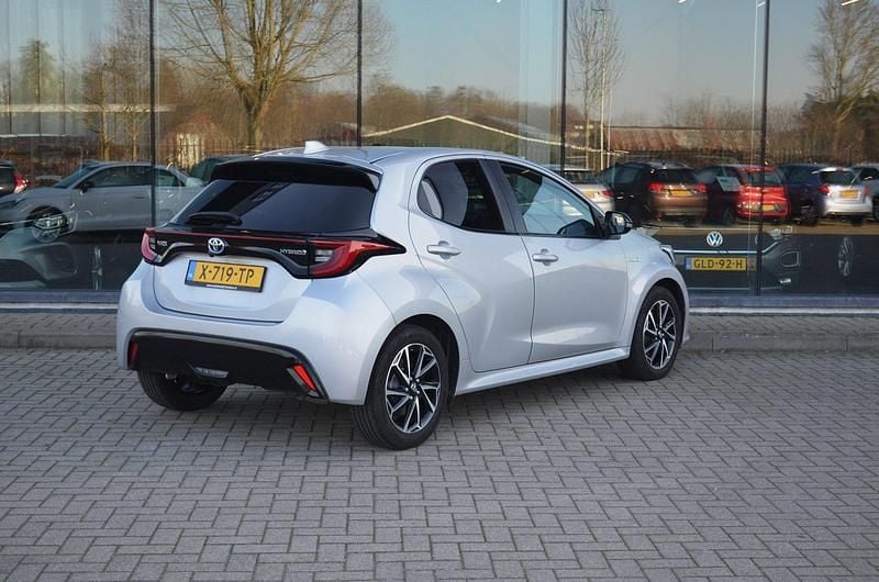Occasion Toyota Yaris Hybrid 2024 Grijs Hatchback