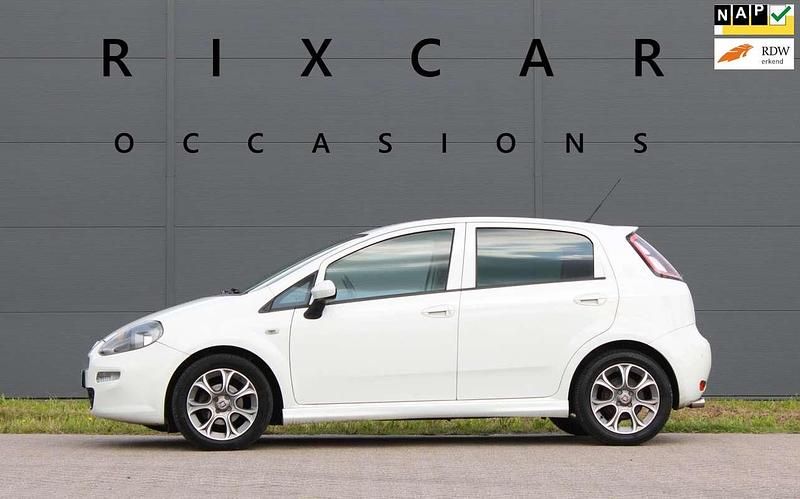 Wit Gebruikt 2015 Fiat Punto Evo Lounge Hatchback | € 3.940 (Eerlijke prijs) - Afbeelding 1/4