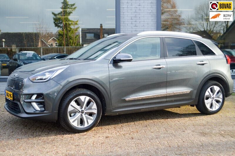 Grijs Gebruikt 2022 Kia e-Niro SUV | € 23.845 - Afbeelding 1/4