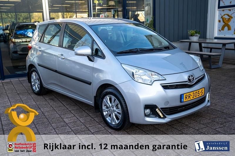 Grijs Occasion 2018 Toyota Verso-S MPV | € 11.840 (Super prijs) - Afbeelding 1/3