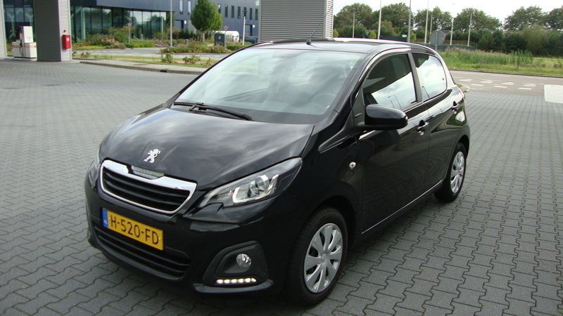 Zwart, metallic lak Gebruikt 2020 Peugeot 108 Active Hatchback | € 9.995 (Eerlijke prijs) - Afbeelding 1/4
