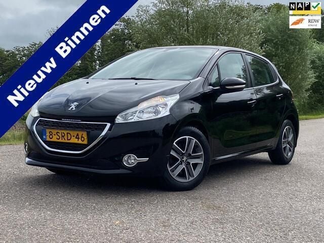 Zwart Gebruikt 2013 Peugeot 208 Active Hatchback | € 6.888 (Eerlijke prijs) - Afbeelding 1/4