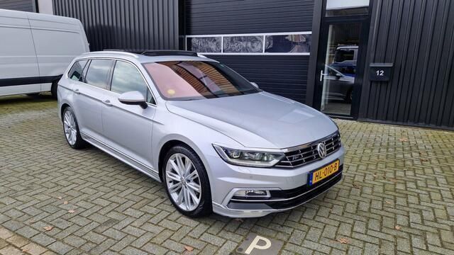 Grijs Occasion 2015 VW Passat Edition Stationwagen | € 11.999 (Duur) - Afbeelding 1/4