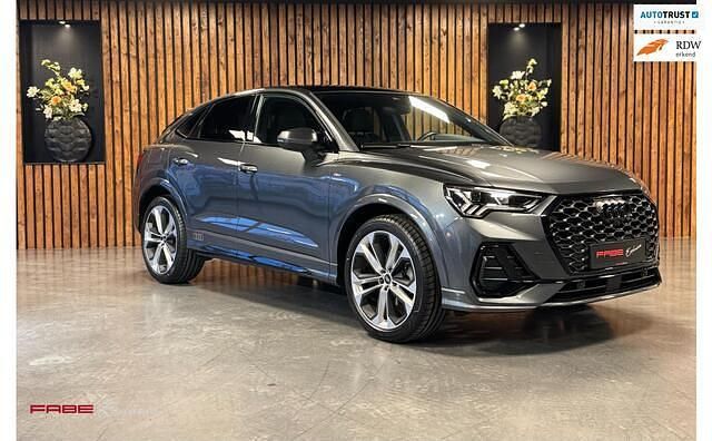Grijs Gebruikt 2024 Audi Q3 Sportback Competition SUV | € 52.900 (Eerlijke prijs) - Afbeelding 1/4