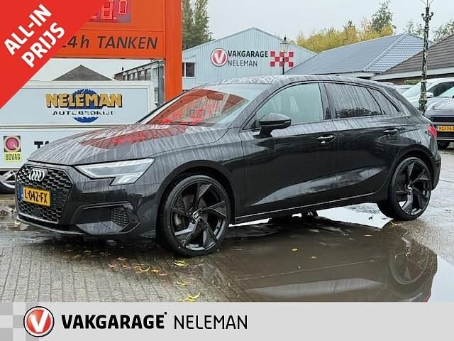 Zwart Gebruikt 2021 Audi A3 Sportback e-tron Business Hatchback | € 24.888 - Afbeelding 1/4