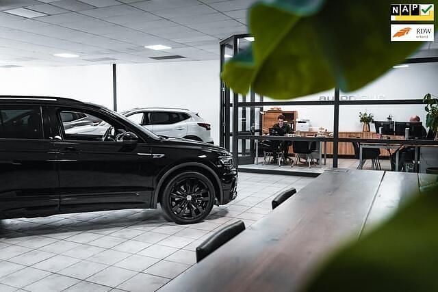 Grijs Gebruikt 2018 VW Tiguan Highline SUV | € 27.895 (Goede deal) - Afbeelding 1/4