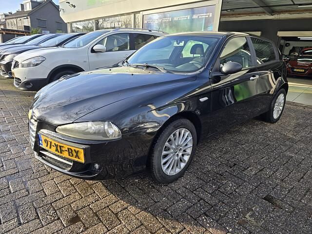 Zwart Occasion 2007 Alfa Romeo 147 Business Hatchback | € 3.450 (Eerlijke prijs) - Afbeelding 1/4