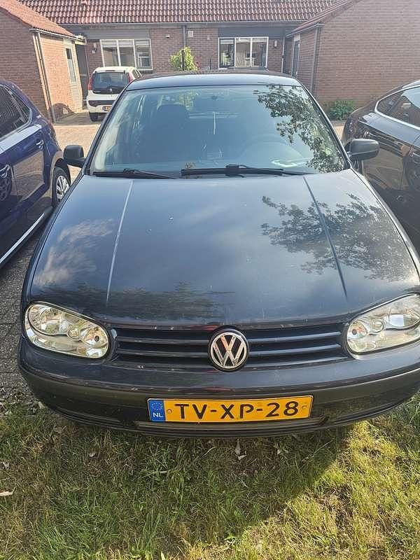 Blauw Gebruikt 1998 VW Golf IV Trendline Hatchback | € 500 (Goede deal) - Afbeelding 1/4