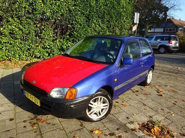 Blauw Gebruikt 1998 Toyota Starlet Hatchback | € 799 (Goede deal) - Afbeelding 1/4