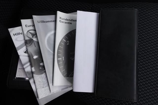 Occasion Toyota Auris Comfort 132 PK (97 kW) 2011 Rood Hatchback