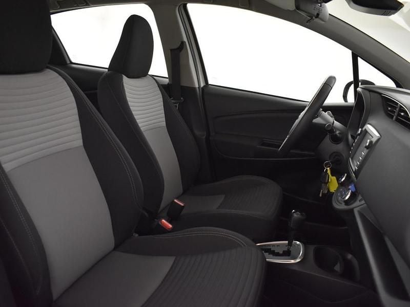 Occasion Toyota Yaris Hybrid Team 101 PK (74 kW) 2018 Wit Hatchback