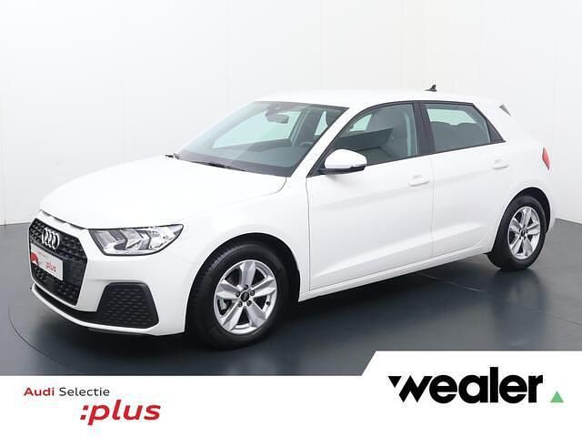 Wit Gebruikt 2023 Audi A1 Sportback Proline Hatchback | € 22.840 (Eerlijke prijs) - Afbeelding 1/4
