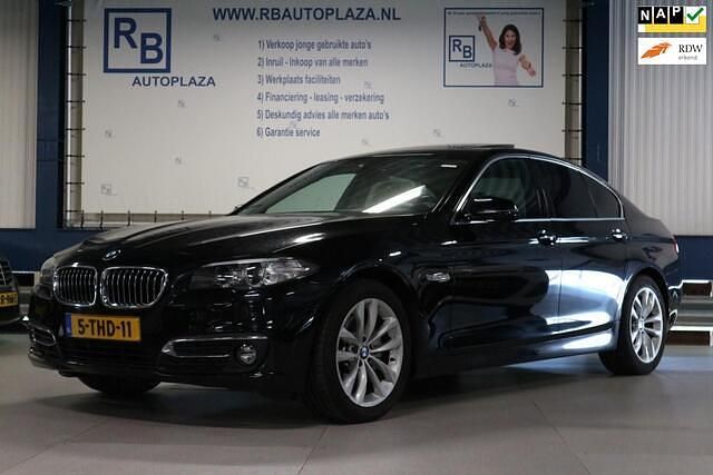 Zwart Gebruikt 2014 BMW 520 Sport Line Sedan | € 13.750 (Eerlijke prijs) - Afbeelding 1/4