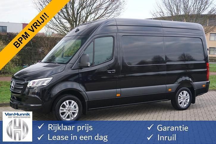 Zwart Occasion 2024 Mercedes Sprinter Van | € 55.850 (Goede deal) - Afbeelding 1/4