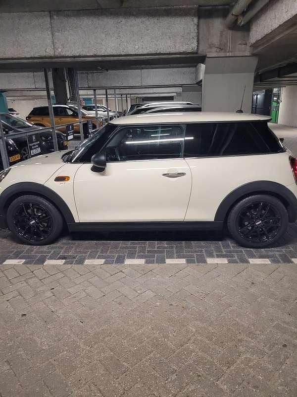 Gebruikt 2016 Mini ONE Hatchback | € 10.950 (Goede deal) - Afbeelding 1/4