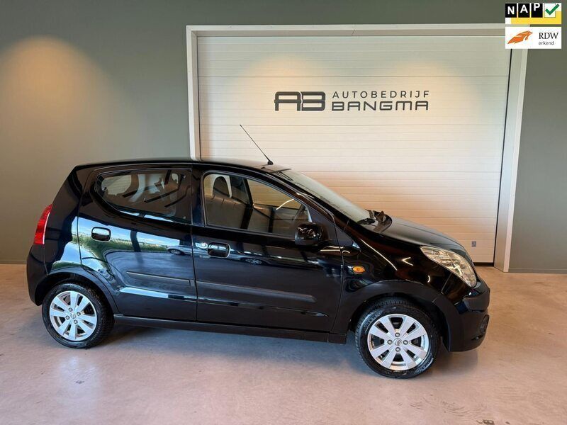 Zwart Gebruikt 2012 Nissan Pixo S Hatchback | € 4.250 (Eerlijke prijs) - Afbeelding 1/4