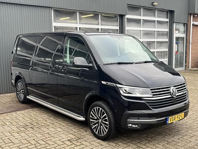 Occasion VW T6.1 150 PK (110 kW) 2022 Zwart (metallic) Van