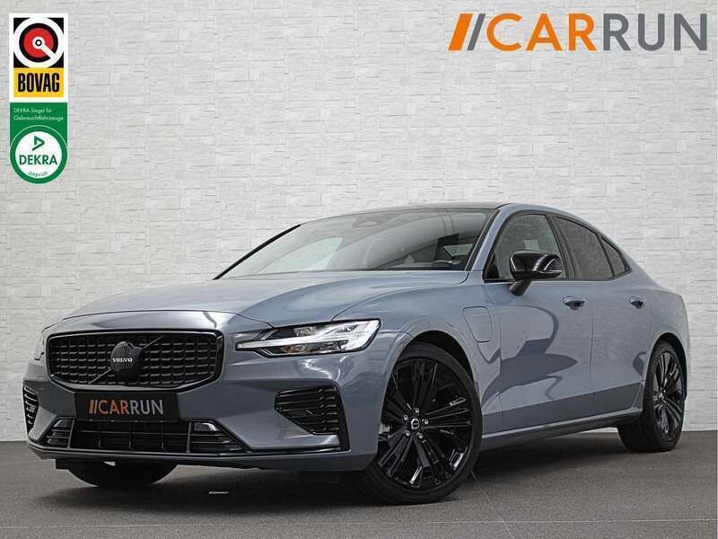 Grijs, metallic lak Gebruikt 2022 Volvo S60 Plus Sedan | € 36.950 (Goede deal) - Afbeelding 1/4