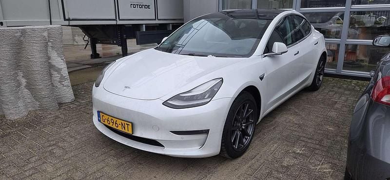 Wit Occasion 2019 Tesla Model 3 Long Range AWD Sedan | € 15.000 (Goede deal) - Afbeelding 1/4