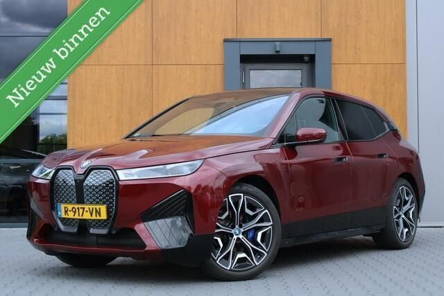 Rood Gebruikt 2022 BMW iX Sport Line SUV | € 47.950 (Goede deal) - Afbeelding 1/4