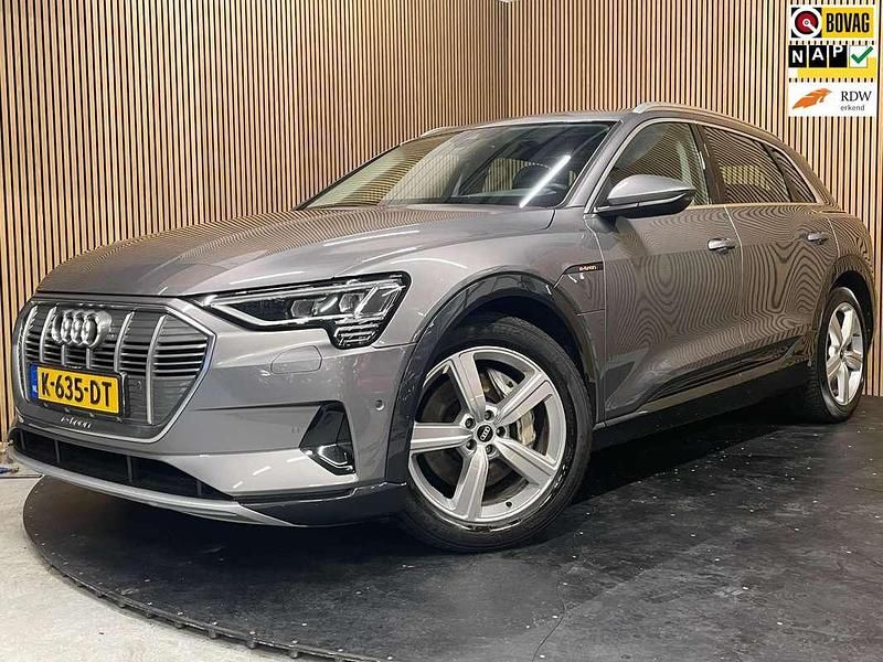 Grijs Occasion 2020 Audi e-tron Business SUV | € 25.795 (Super prijs) - Afbeelding 1/2