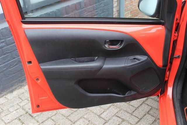 Occasion Toyota Aygo X-wave 69 PK (50 kW) 2015 Oranje Hatchback