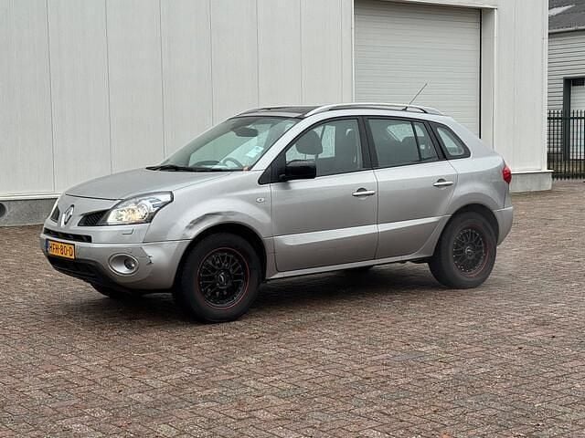 Grijs Gebruikt 2008 Renault Koleos Dynamique SUV | € 1.450 (Eerlijke prijs) - Afbeelding 1/4