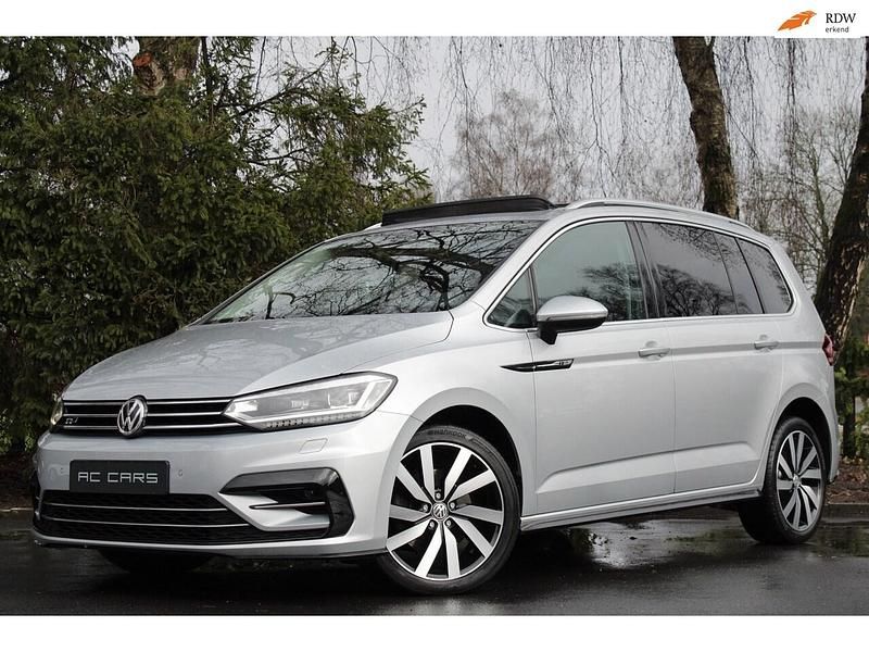 Occasion VW Touran R-line 179 PK (131 kW) 2017 Grijs (metallic) MPV