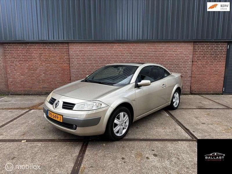Occasion Renault Mégane Cabriolet Authentique 113 PK (83 kW) 2005 Goud Cabriolet