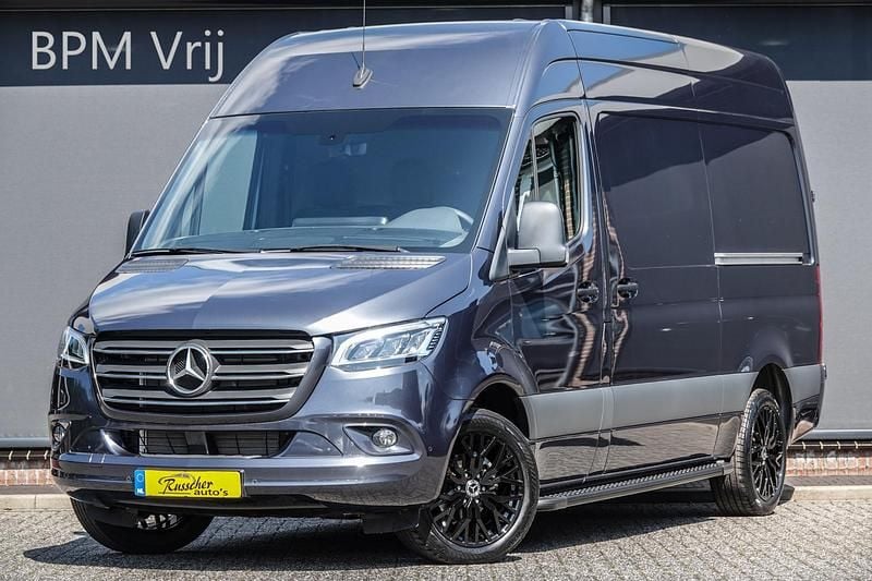 Grijs Gebruikt 2023 Mercedes Sprinter Van | € 54.950 - Afbeelding 1/4