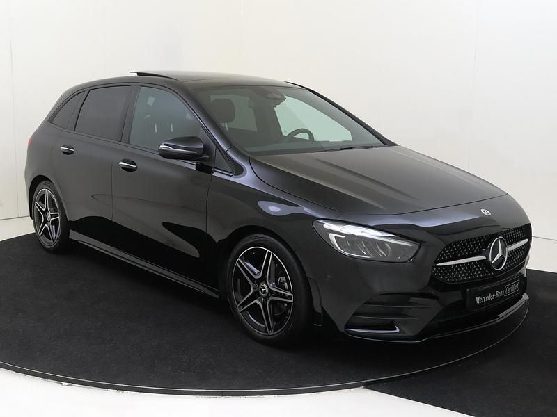 Occasion Mercedes B180 AMG line 136 PK (100 kW) 2024 Zwart MPV