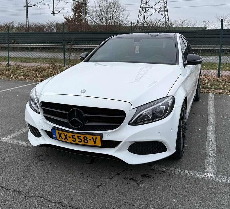 Wit Occasion 2016 Mercedes C350 Sedan | € 14.950 (Eerlijke prijs) - Afbeelding 1/4