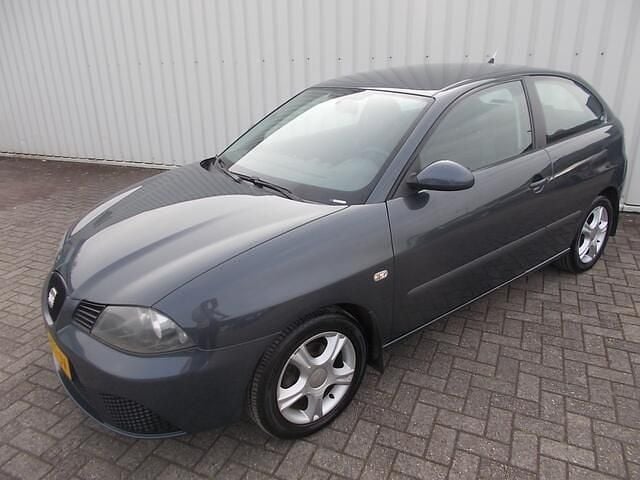 Grijs Gebruikt 2007 Seat Ibiza Hatchback | € 999 (Goede deal) - Afbeelding 1/4