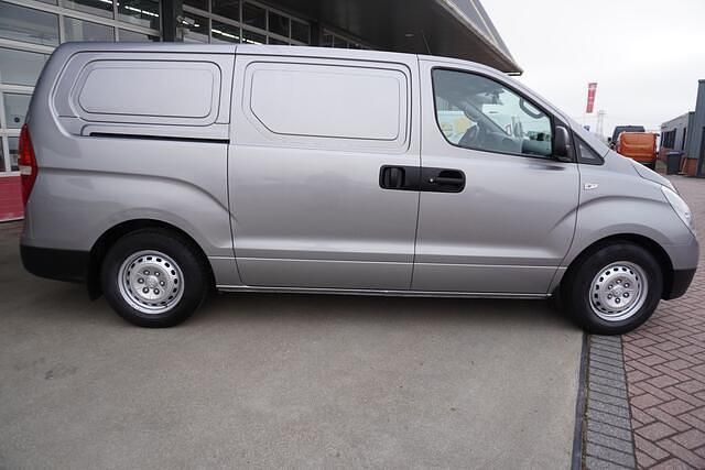 Occasion Hyundai H 300 Dynamiq 136 PK (100 kW) 2011 Grijs Van