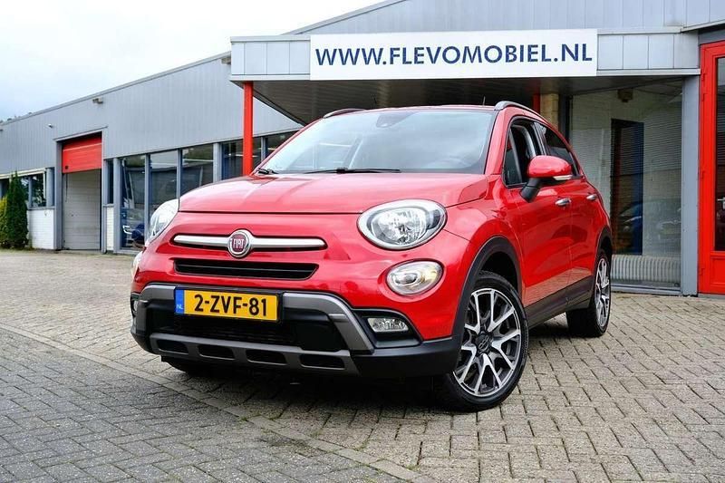 Rood, metallic lak Gebruikt 2015 Fiat 500X Cross SUV | € 11.750 (Goede deal) - Afbeelding 1/4