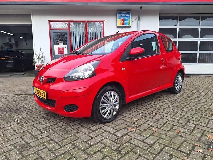 Gebruikt 2011 Toyota Aygo Hatchback | € 1.950 (Super prijs) - Afbeelding 1/4