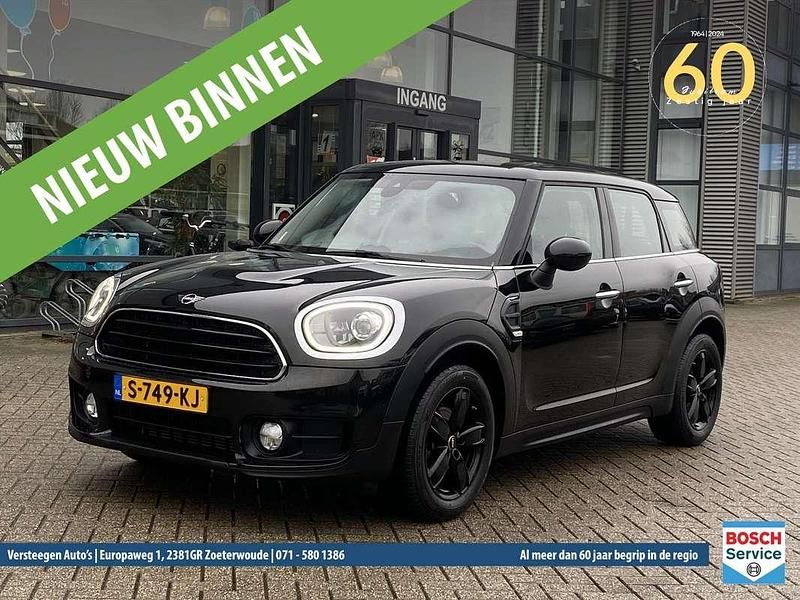 Zwart (metallic) Occasion 2018 Mini One Countryman SUV | € 19.950 (Eerlijke prijs) - Afbeelding 1/4