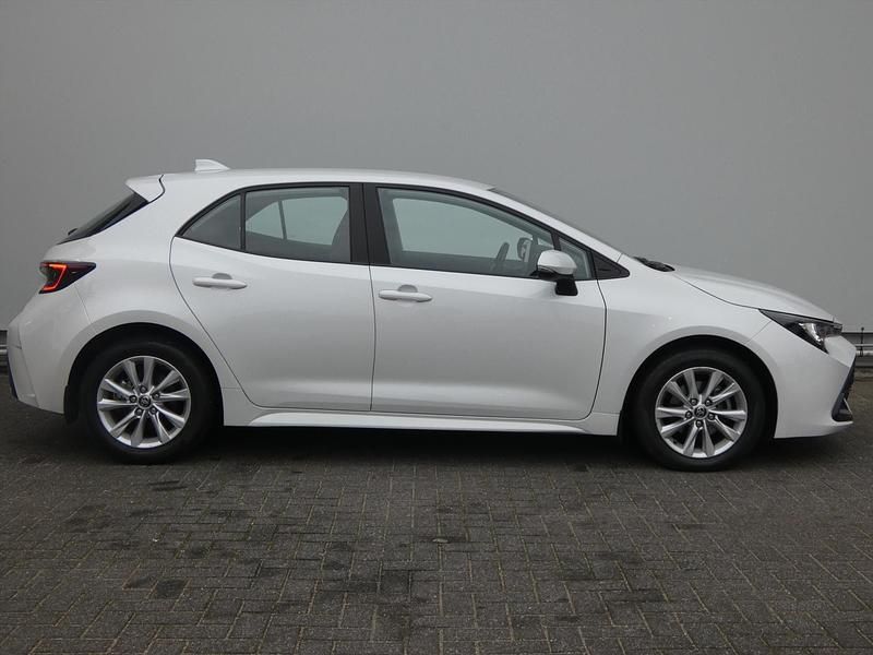 Occasion Toyota Corolla 98 PK (72 kW) 2024 Wit Hatchback