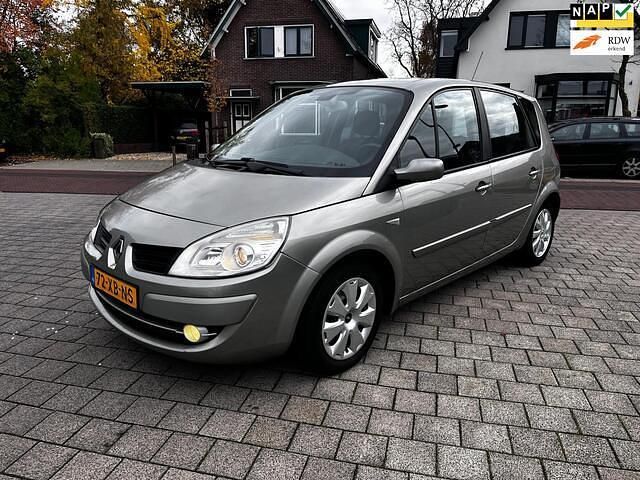 Grijs (metallic) Gebruikt 2007 Renault Scénic II MPV | € 1.499 (Eerlijke prijs) - Afbeelding 1/4