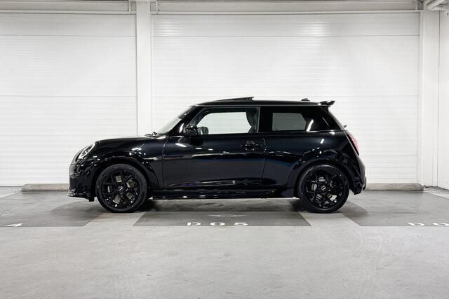 Occasion Mini John Cooper Works 156 PK (114 kW) 2025 Zwart Hatchback