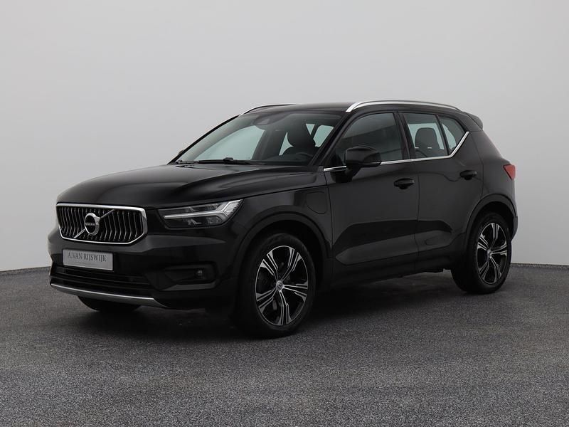 Zwart Gebruikt 2020 Volvo XC40 Inscription SUV | € 24.400 (Goede deal) - Afbeelding 1/4