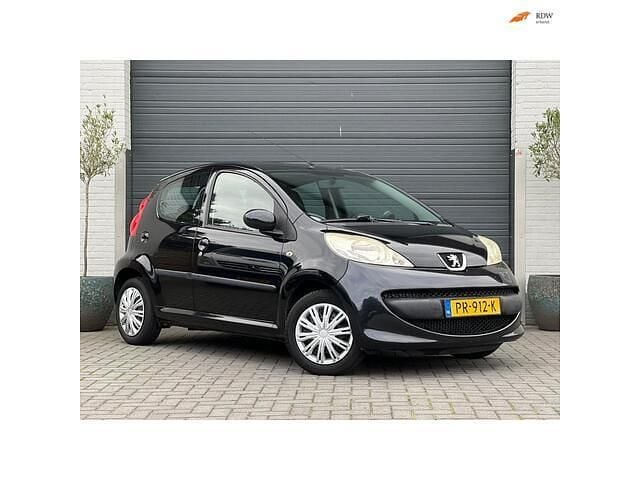 Zwart Gebruikt 2006 Peugeot 107 Hatchback | € 2.849 (Iets duurder) - Afbeelding 1/4