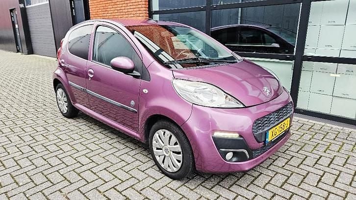 Occasion Peugeot 107 Envy 68 PK (50 kW) 2012 Paars Hatchback