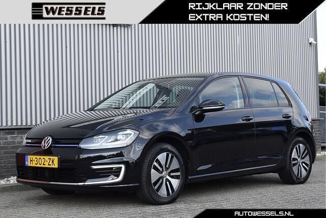 Zwart, metallic lak Gebruikt 2020 VW e-Golf Hatchback | € 10.500 (Goede deal) - Afbeelding 1/4