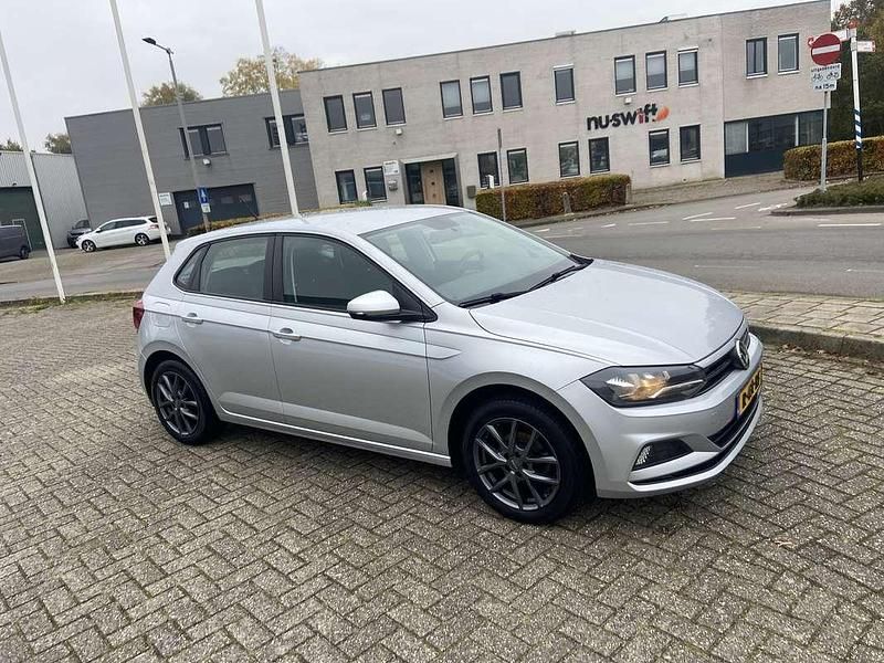 Grijs Gebruikt 2018 VW Polo Business Hatchback | € 11.950 (Eerlijke prijs) - Afbeelding 1/4