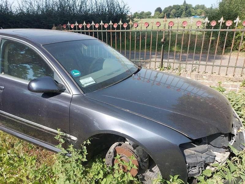 Grijs Gebruikt 2005 Audi A8 Proline Sedan | € 1.250 - Afbeelding 1/3