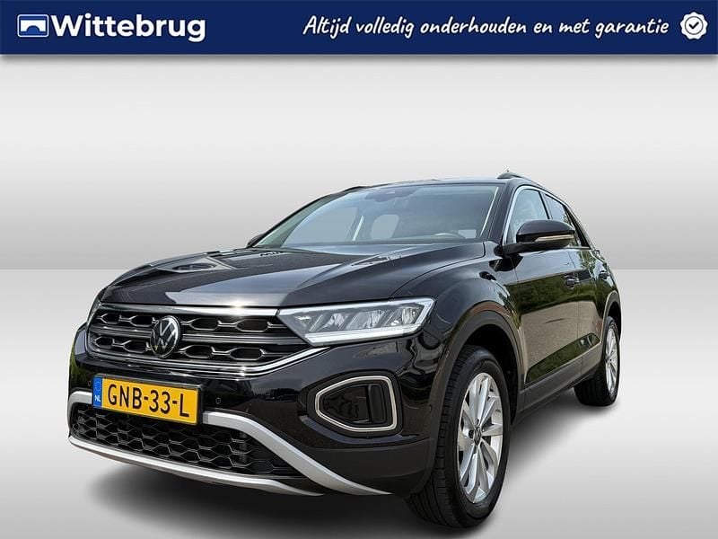 Zwart Gebruikt 2024 VW T-Roc Edition SUV | € 32.450 (Goede deal) - Afbeelding 1/2